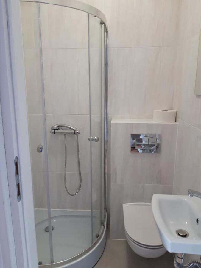 Pensjonat Agroturystyczny Pod Modrzewiem Bed & Breakfast Florczaki Bagian luar foto