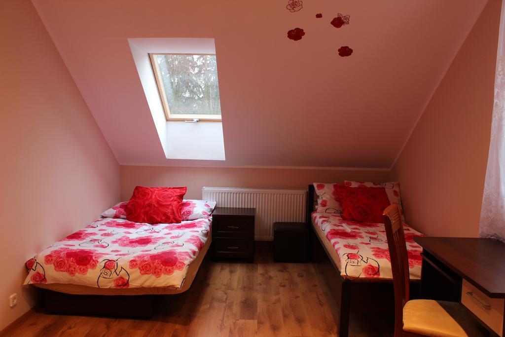 Pensjonat Agroturystyczny Pod Modrzewiem Bed & Breakfast Florczaki Bagian luar foto