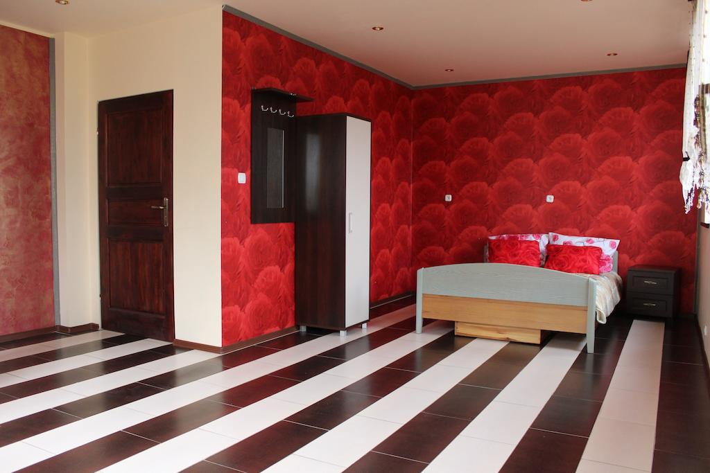 Pensjonat Agroturystyczny Pod Modrzewiem Bed & Breakfast Florczaki Ruang foto
